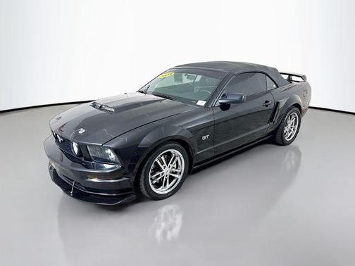 2005 Ford Mustang GT Premium