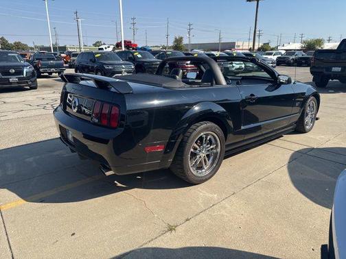 2005 Ford Mustang GT Premium
