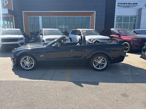 2005 Ford Mustang GT Premium