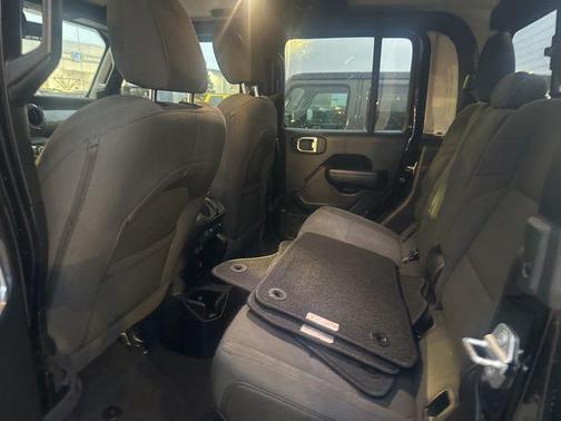 2021 Jeep Gladiator Sport