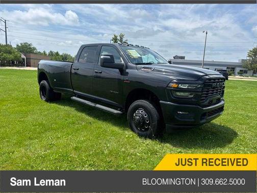 Diamond Black Crystal Pearlcoat 2025 RAM 3500 Big Horn Crew Cab 4x4 8' Box