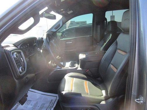 Photo 4 of 16 of 2021 GMC Sierra 1500 AT4