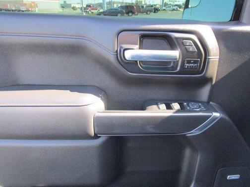 Photo 5 of 16 of 2021 GMC Sierra 1500 AT4