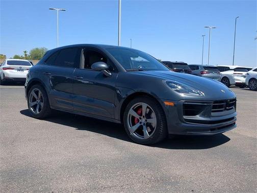 2023 Porsche Macan Base
