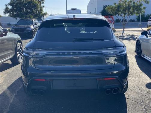 2023 Porsche Macan Base