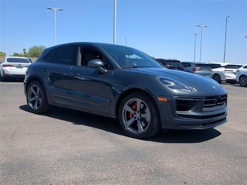 2023 Porsche Macan Base
