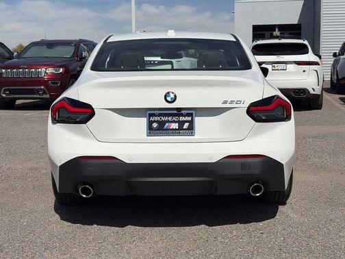 2023 BMW 230 i