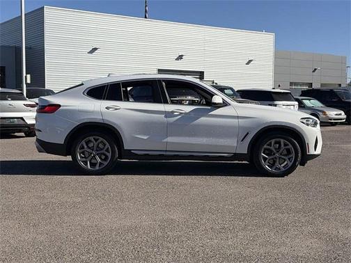 2023 BMW X4 xDrive30i