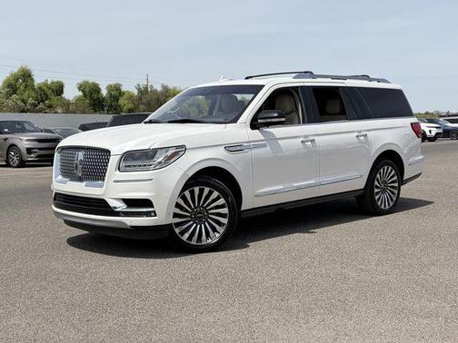 WHITE PLATINUM TRI-COAT MET 2019 Lincoln Navigator L Reserve
