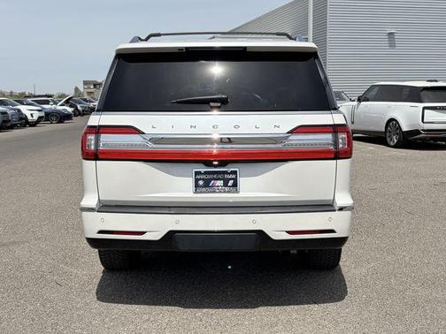 WHITE PLATINUM TRI-COAT MET 2019 Lincoln Navigator L Reserve