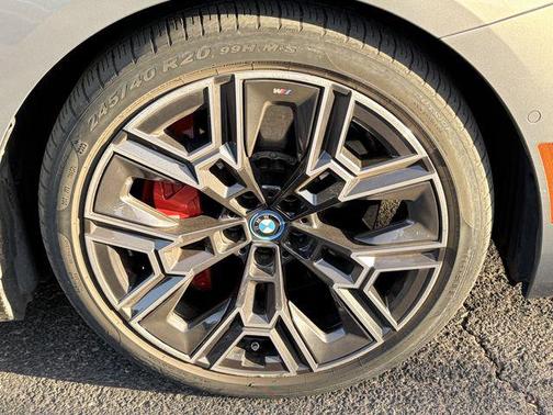 Oxide Grey Metallic 2024 BMW i5 M60
