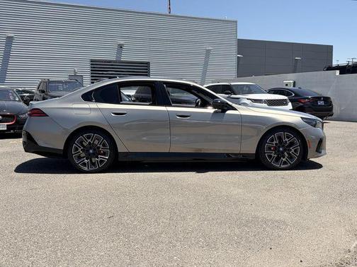 Oxide Grey Metallic 2024 BMW i5 M60