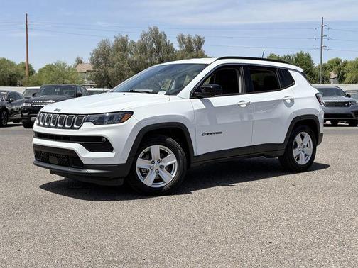 Bright White Clearcoat 2022 Jeep Compass Latitude