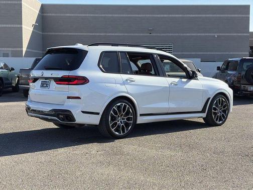 2024 BMW X7 M60i