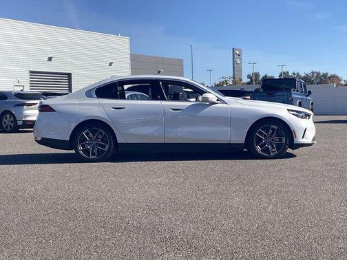 2025 BMW i5 eDrive40