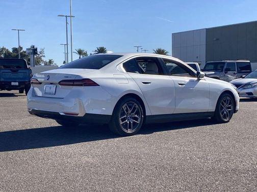 2025 BMW i5 eDrive40