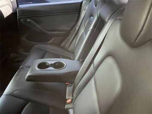 2022 Tesla Model 3 Standard Range
