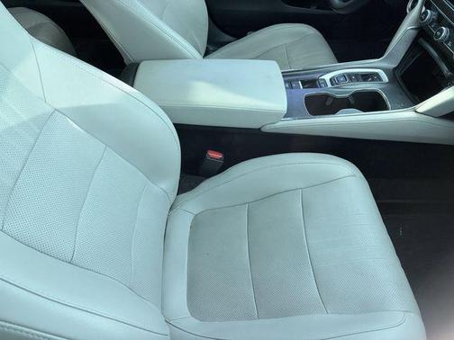 Platinum White Pearl 2021 Honda Accord Touring 2.0T