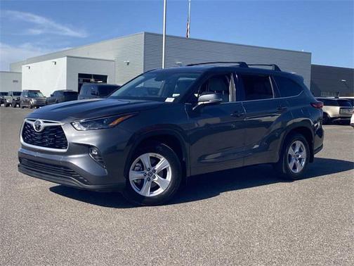 2022 Toyota Highlander LE
