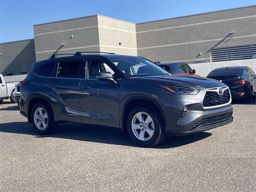2022 Toyota Highlander LE