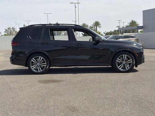 Black Sapphire Metallic 2026 BMW X7 xDrive40i