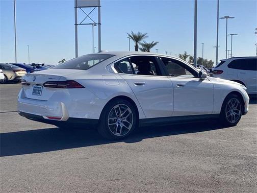 2025 BMW i5 eDrive40