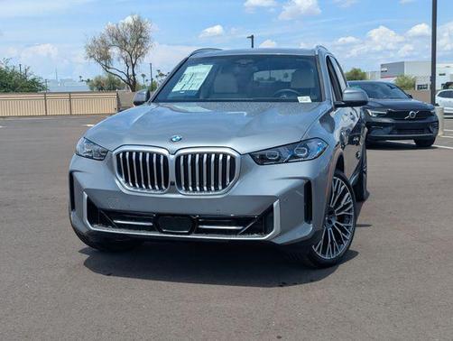 Skyscraper Grey Metallic 2026 BMW X5 xDrive40i