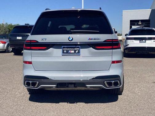 2025 BMW X7 M60i