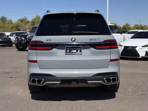2025 BMW X7 M60i