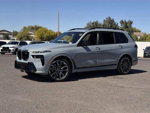 2025 BMW X7 M60i
