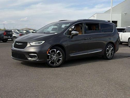 2022 Chrysler Pacifica L