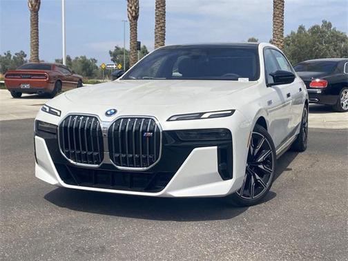 2025 BMW i7 M70