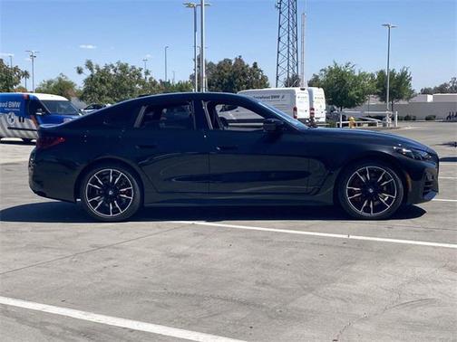 2025 BMW M440 i