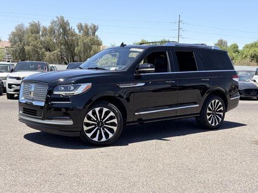 INFINITE BLACK 2023 Lincoln Navigator Reserve