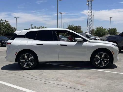 2026 BMW iX xDrive45