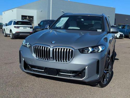 Skyscraper Grey Metallic 2026 BMW X5 xDrive40i