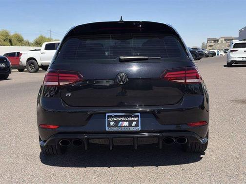 Deep Black Pearl Metallic 2018 Volkswagen Golf R 2.0T DSG