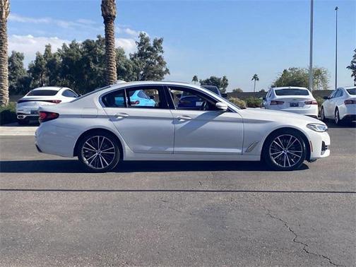 2022 BMW 530 i