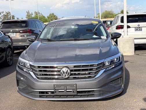 Platinum Gray Metallic 2022 Volkswagen Passat 2.0T SE