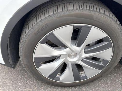 Pearl White Multi-Coat 2023 Tesla Model Y Long Range Dual Motor All-Wheel Drive