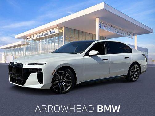 Mineral White Metallic 2026 BMW i7 eDrive50