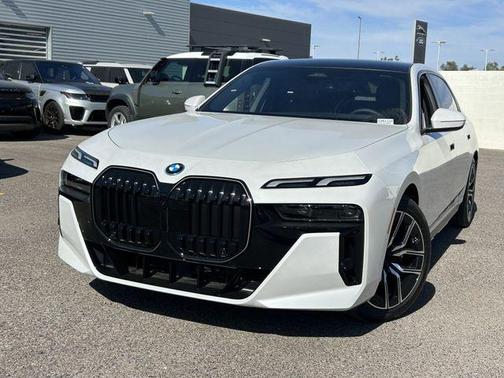 Mineral White Metallic 2026 BMW i7 eDrive50