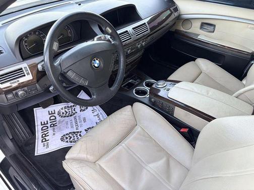 Alpine White 2008 BMW 750 Li