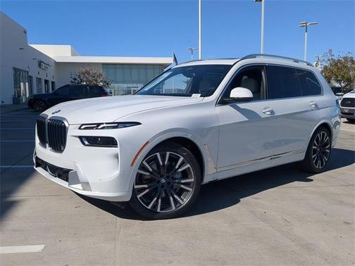 2025 BMW X7 xDrive40i