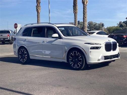 2025 BMW X7 xDrive40i