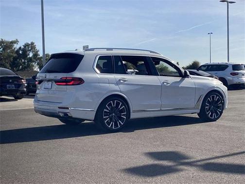 2025 BMW X7 xDrive40i