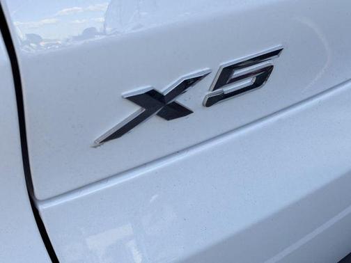 Alpine White 2024 BMW X5 sDrive40i
