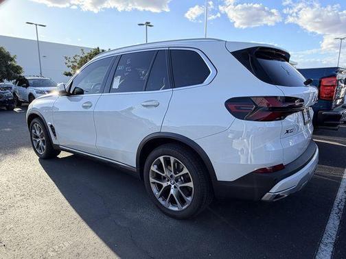 Alpine White 2024 BMW X5 sDrive40i