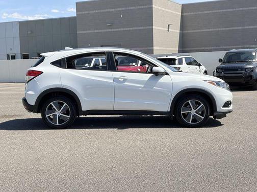 Platinum White Pearl 2022 Honda HR-V EX