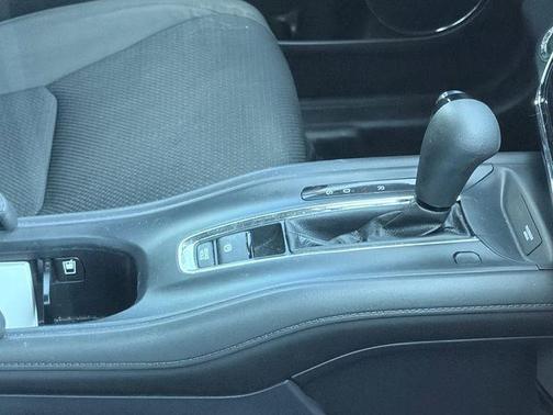 Platinum White Pearl 2022 Honda HR-V EX